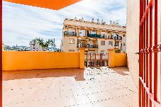 Apartamento en Algarrobo Costa - A&N Beachside Terrace Apartment with Pool & Parkin