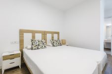Apartamento en Torre del Mar - A&N Sunset Sea View Apartment with Pool & Parking