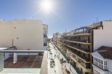 Apartamento en Torre del Mar - A&N Sunlit Penthouse Steps from the Beach – Torre 