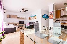 Apartment in Torre del Mar - A&N Central Beach Walk Apartment with Pool – Torre