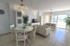 Ferienwohnung in Torre del Mar - A&N Seafront Terrace & Pool Apartment – Torre del